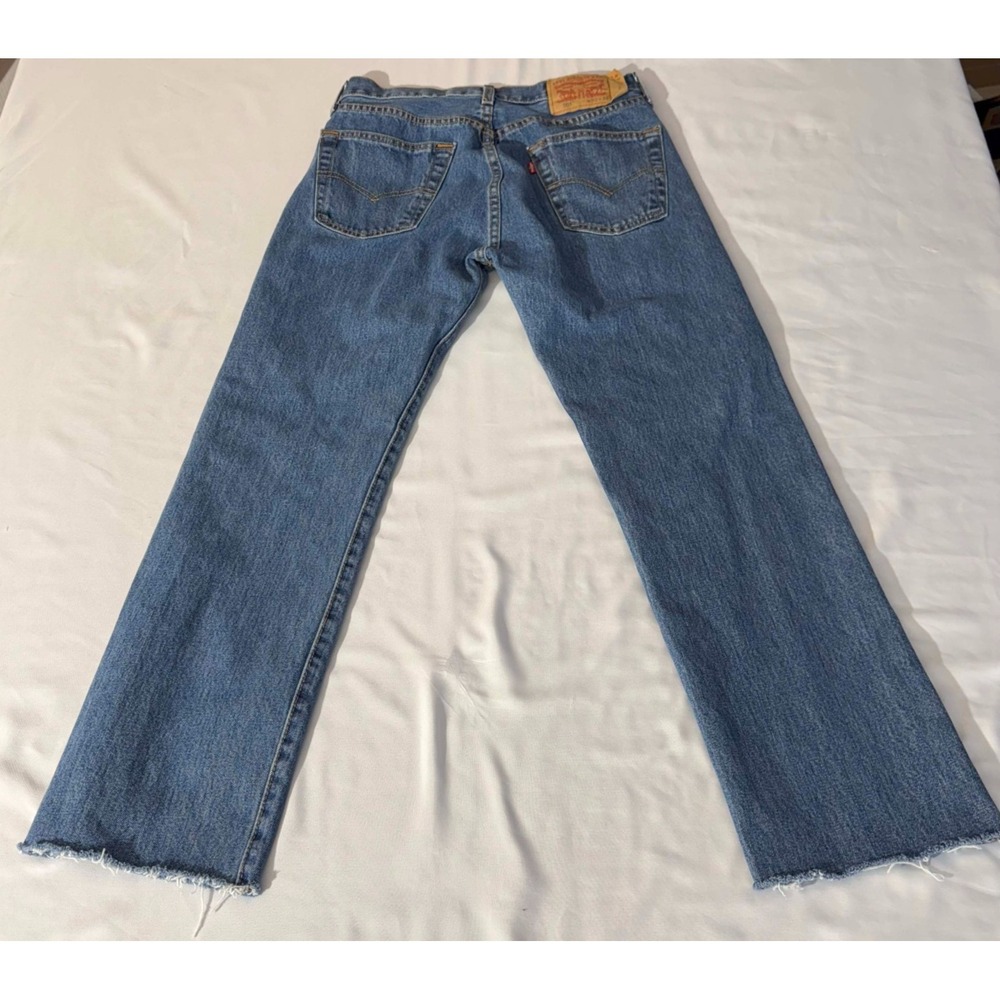 Levis Jeans 501 Mens 30x32 CUTOFF HEM Medium Stonewash Button Fly 00501-0193 - Picture 2 of 12